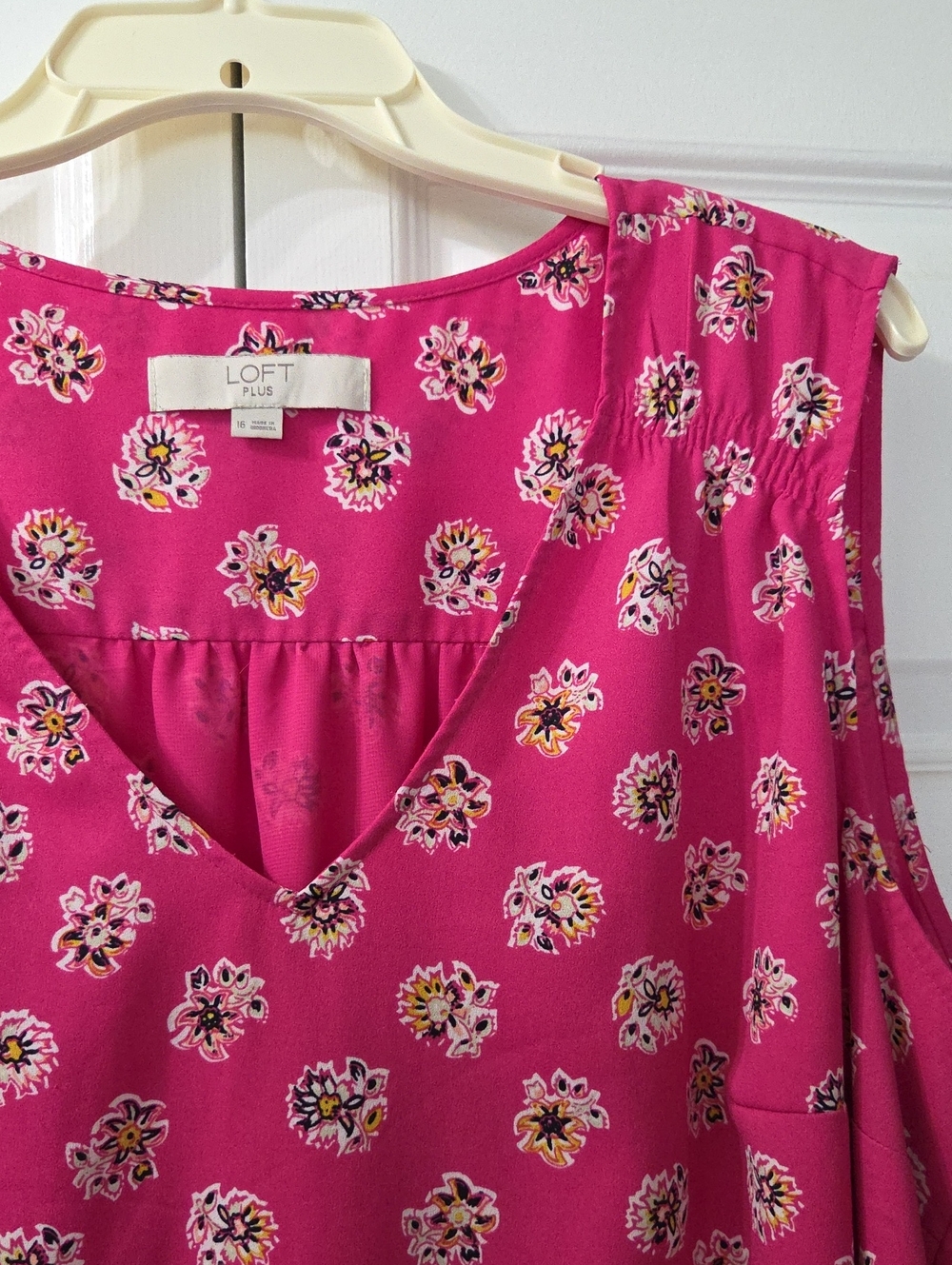 LOFT Plus Hot Pink Floral V-Neck Sleeveless Lined Top, Size 16/XL